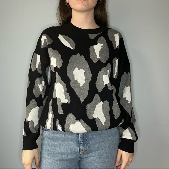 Oversized Leopard Print Sweater - Picture 2 of 6